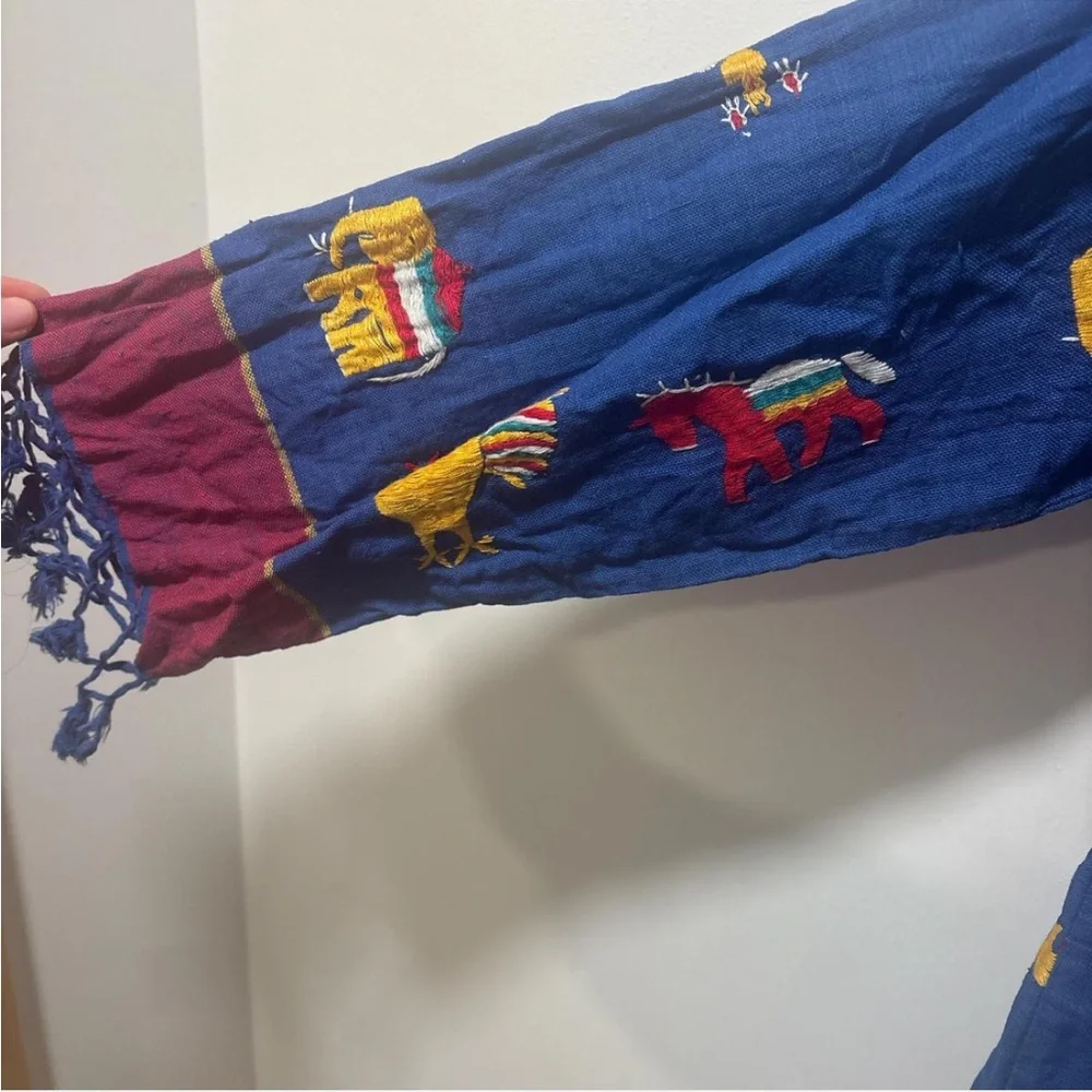 Women’s XS linen dress with animal embroidery - Picture 3 of 3